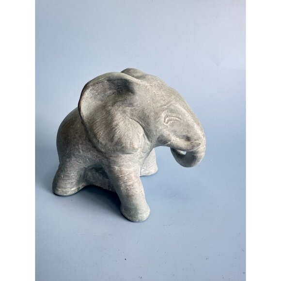 Isabel Bloom Sculpted Concrete Elephant Figurine Signed By Artist 5" X 6" USA Un - Picture 4 of 10